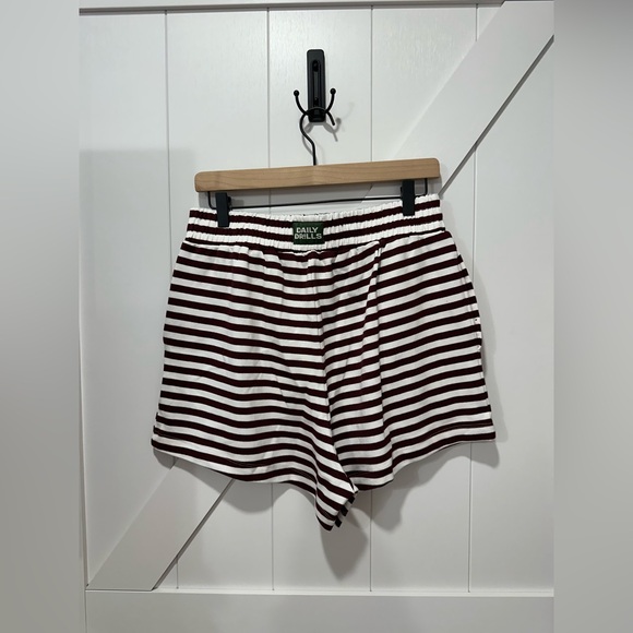BNWT Daily Drills Bodega and White Striped Shorts - M/L - Picture 8 of 14